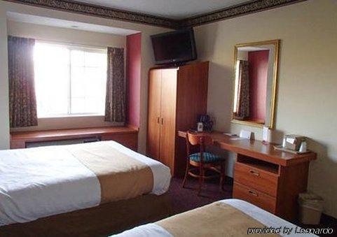 Hotel Quality & I-81 Exit 7 Bristol